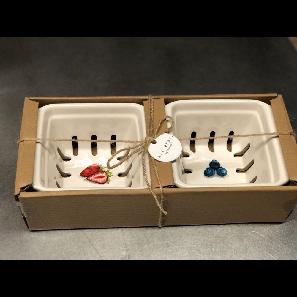Rae Dunn: Berry Ceramic Baskets 🍓 - Picture 2 of 2